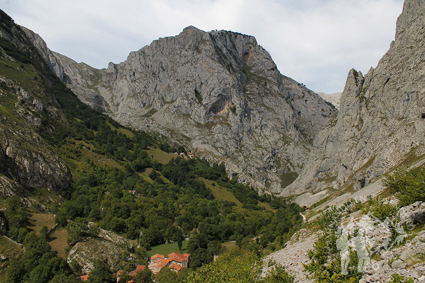 Pueblo de Bulnés