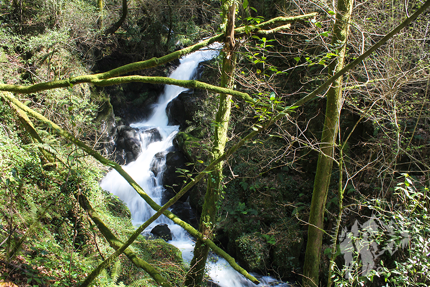 Cascada de Mainzoso