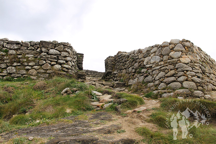 Entrada Castro de Baroña