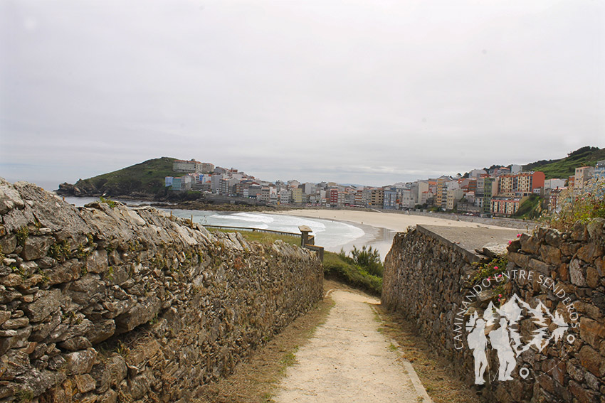 Camino hacia playa Seaia