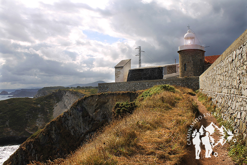 Faro Cabo Vídio (Oviñana)